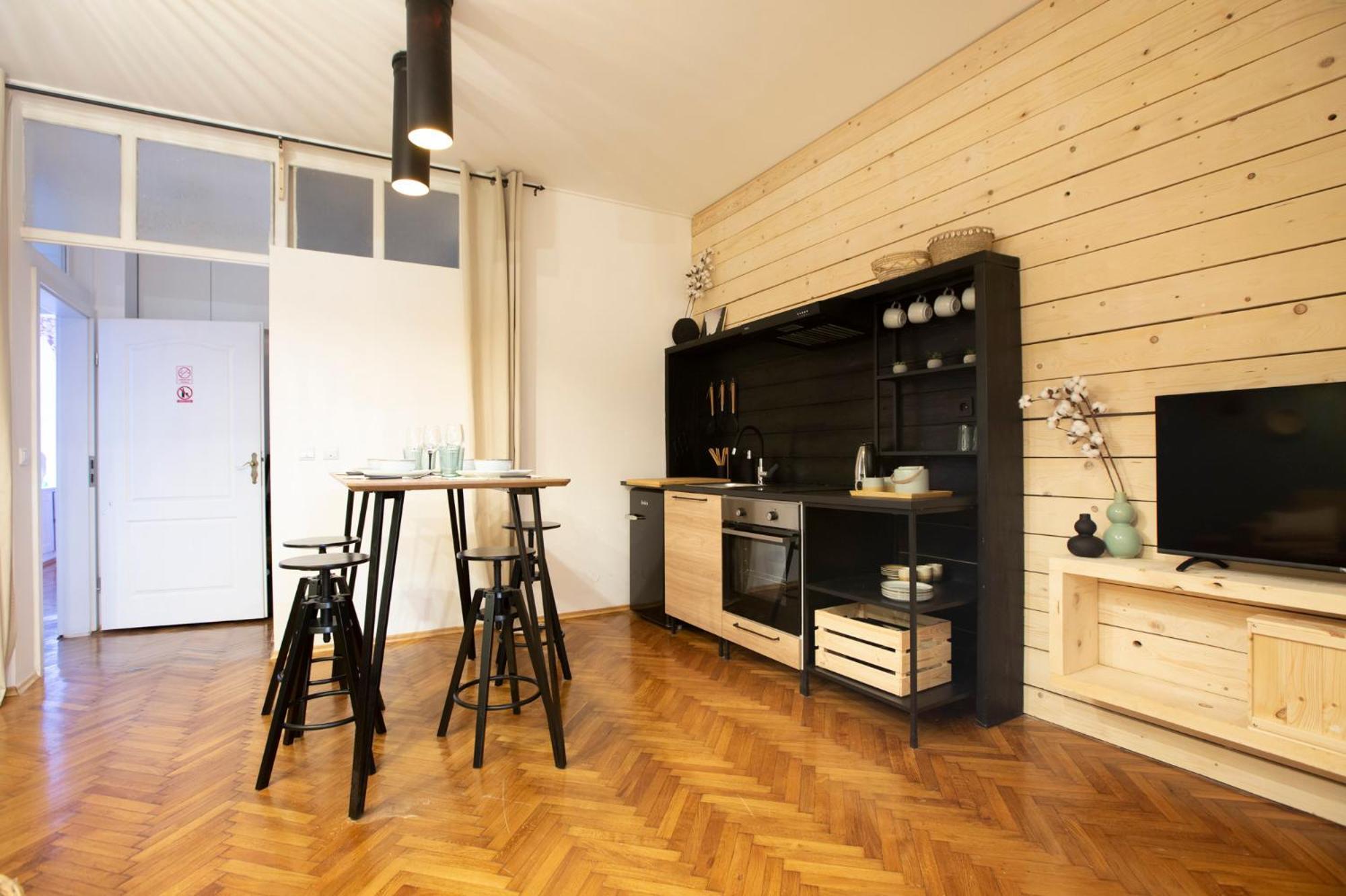 Fusion Apartment *
